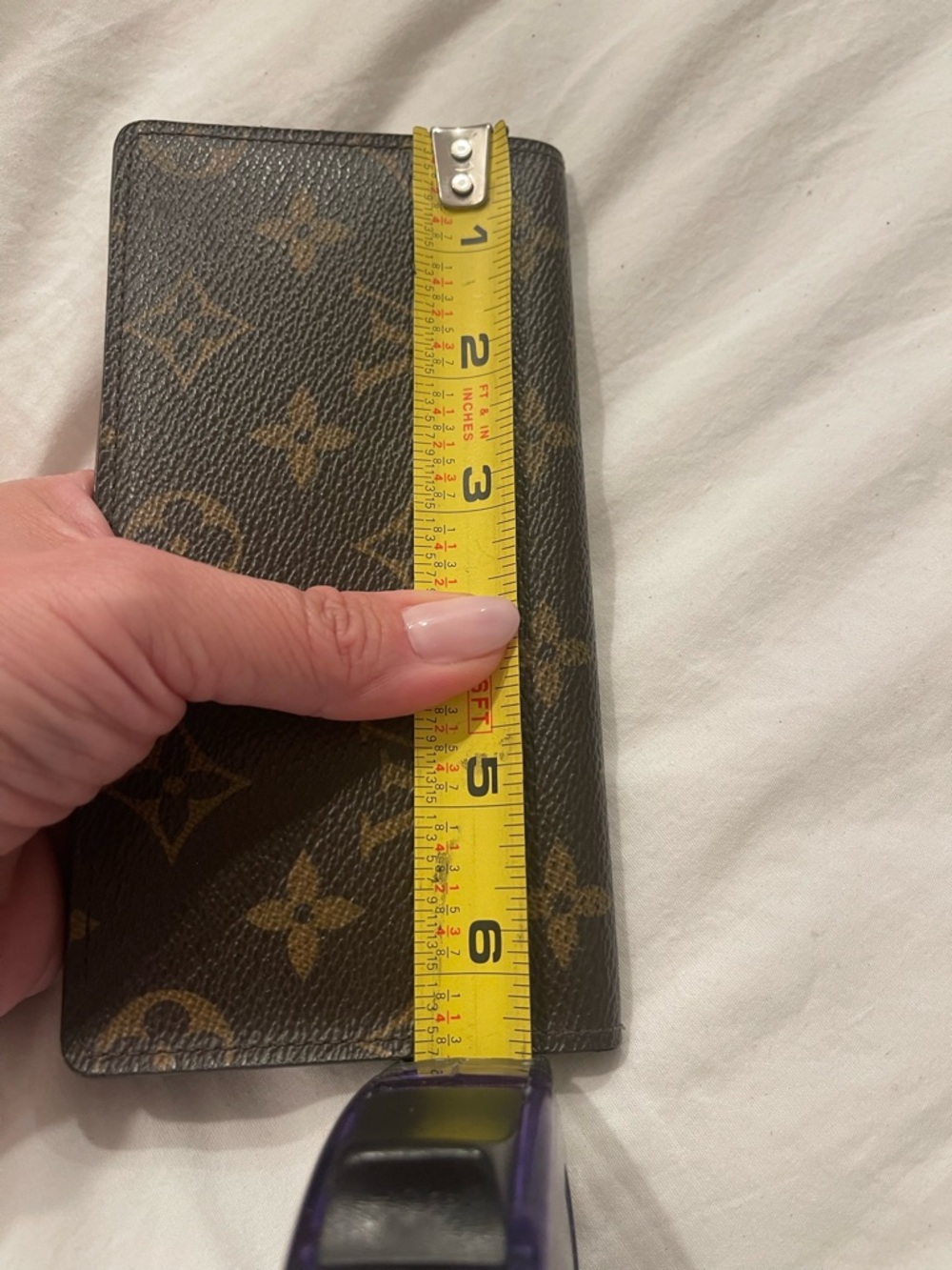 Louis Vuitton Monogram Checkbook - Picture 11 of 12